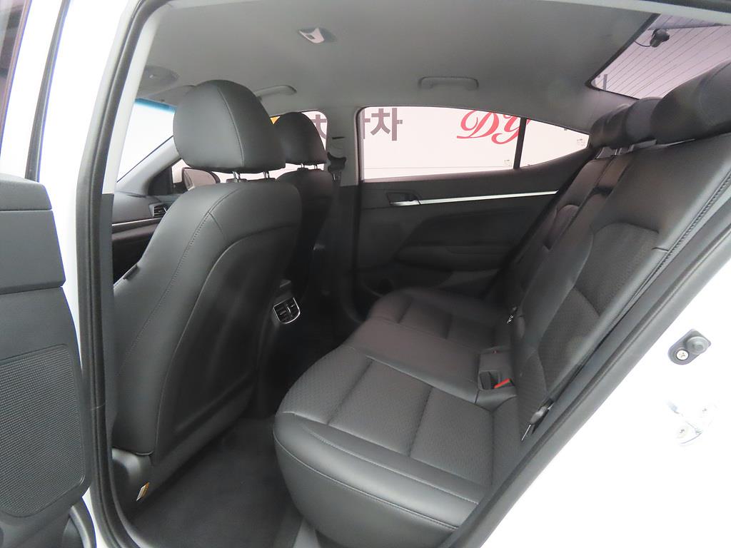 HYUNDAI Avante - Vista 6