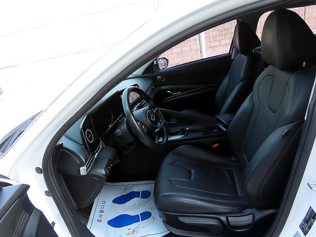 HYUNDAI Avante - Vista 5