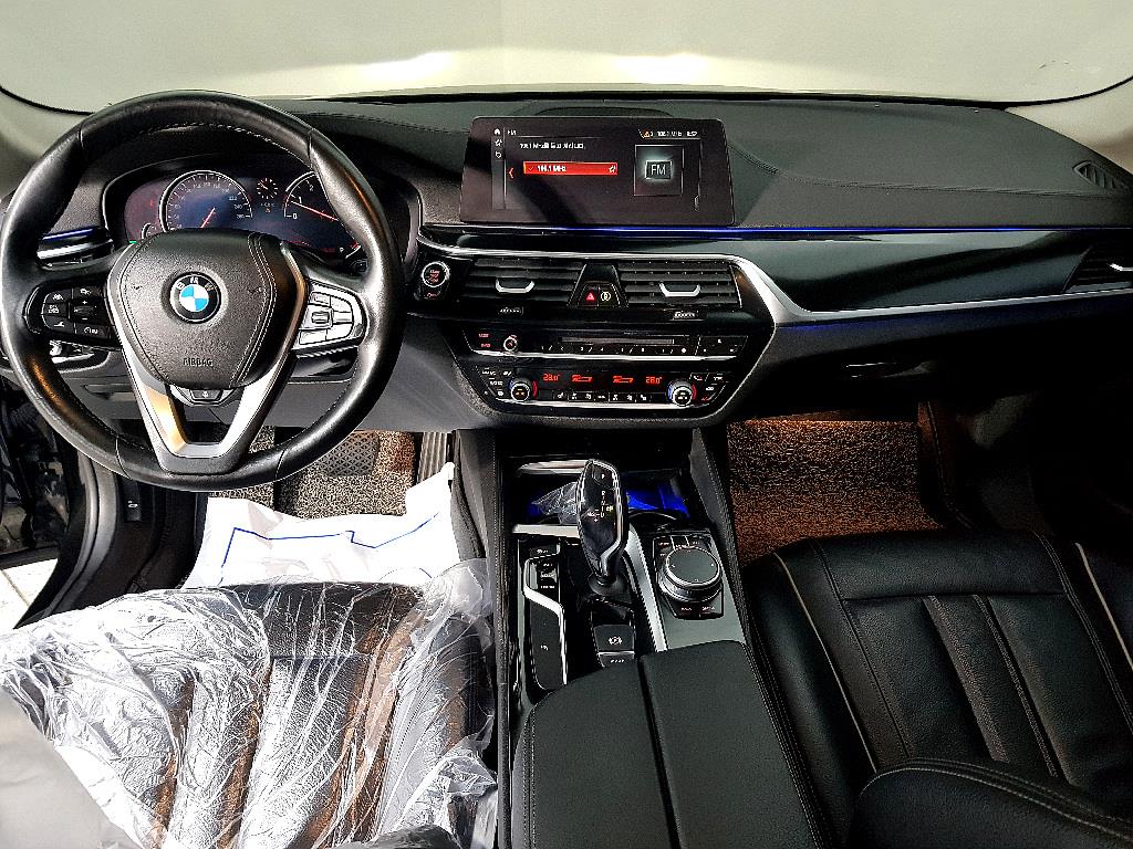 BMW 5 Series - Vista 5