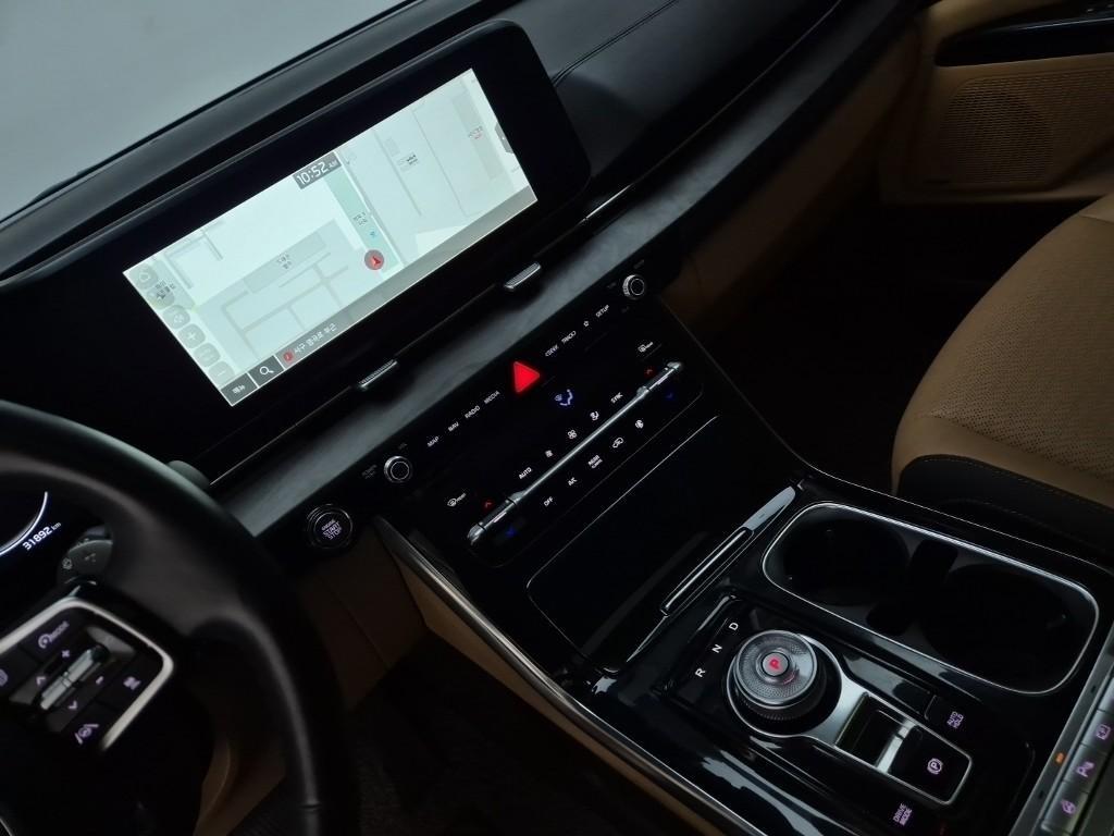 KIA Carnival - Vista 10