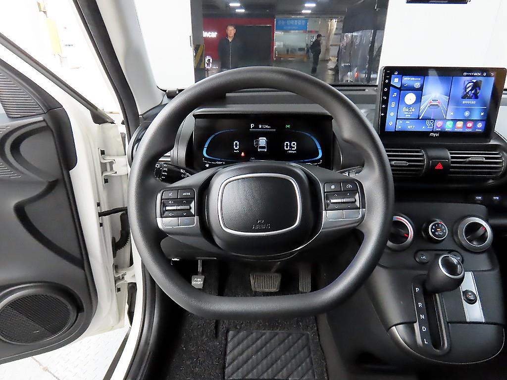 HYUNDAI Casper - Vista 9