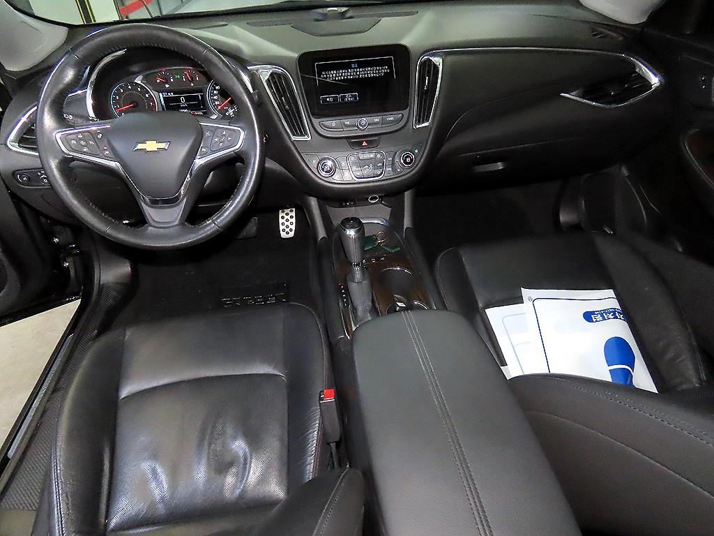 Chevrolet Malibu - Vista 10