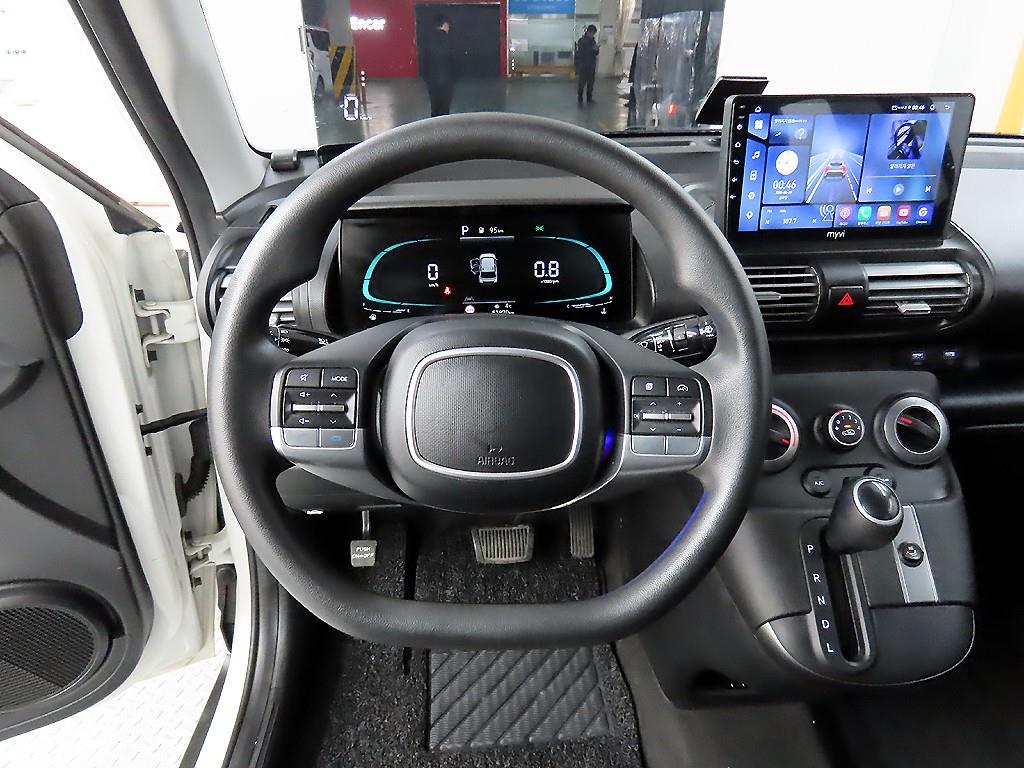 HYUNDAI Casper - Vista 9