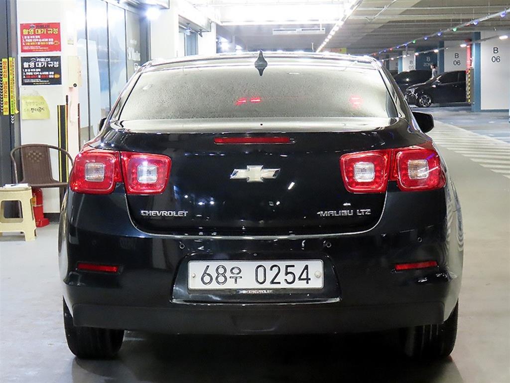 Chevrolet Malibu - Vista 5