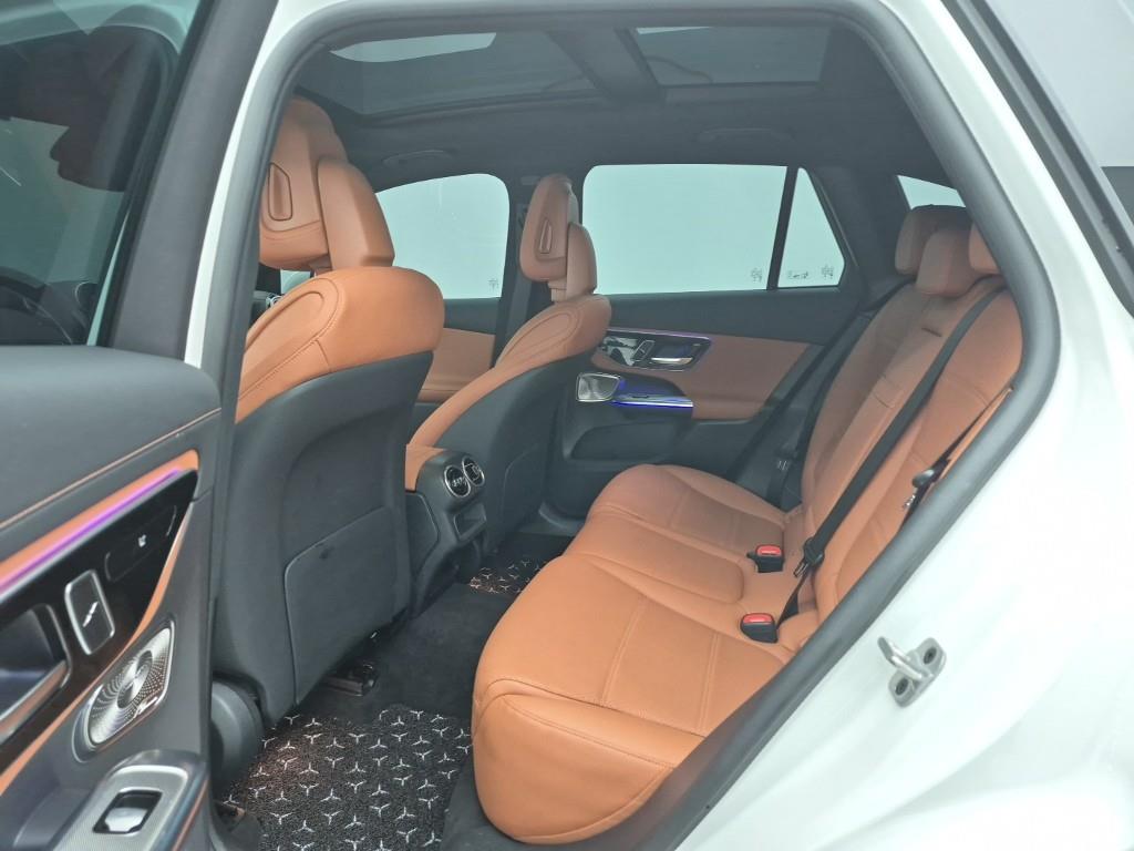 Mercedes Benz GLC Class - Vista 12