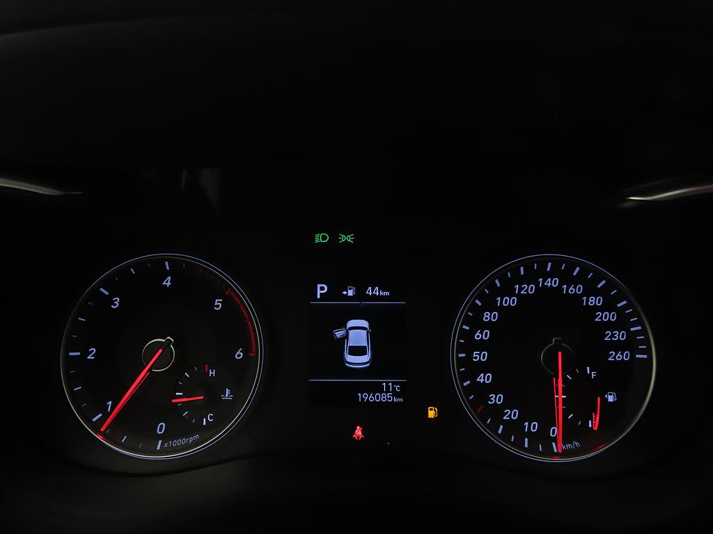 Genesis G70 - Vista 9