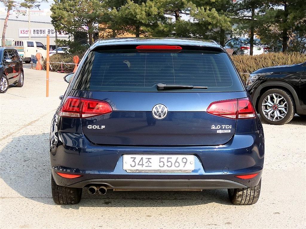 Volkswagen Golf - Vista 4