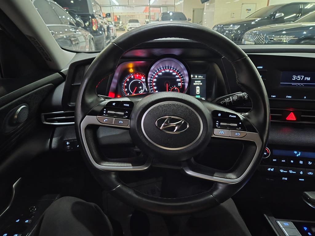 HYUNDAI Avante - Vista 7