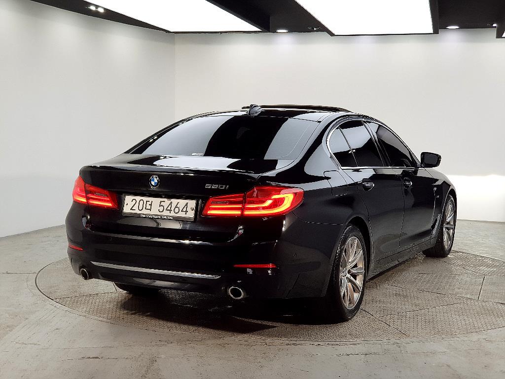 BMW 5 Series - Vista 4