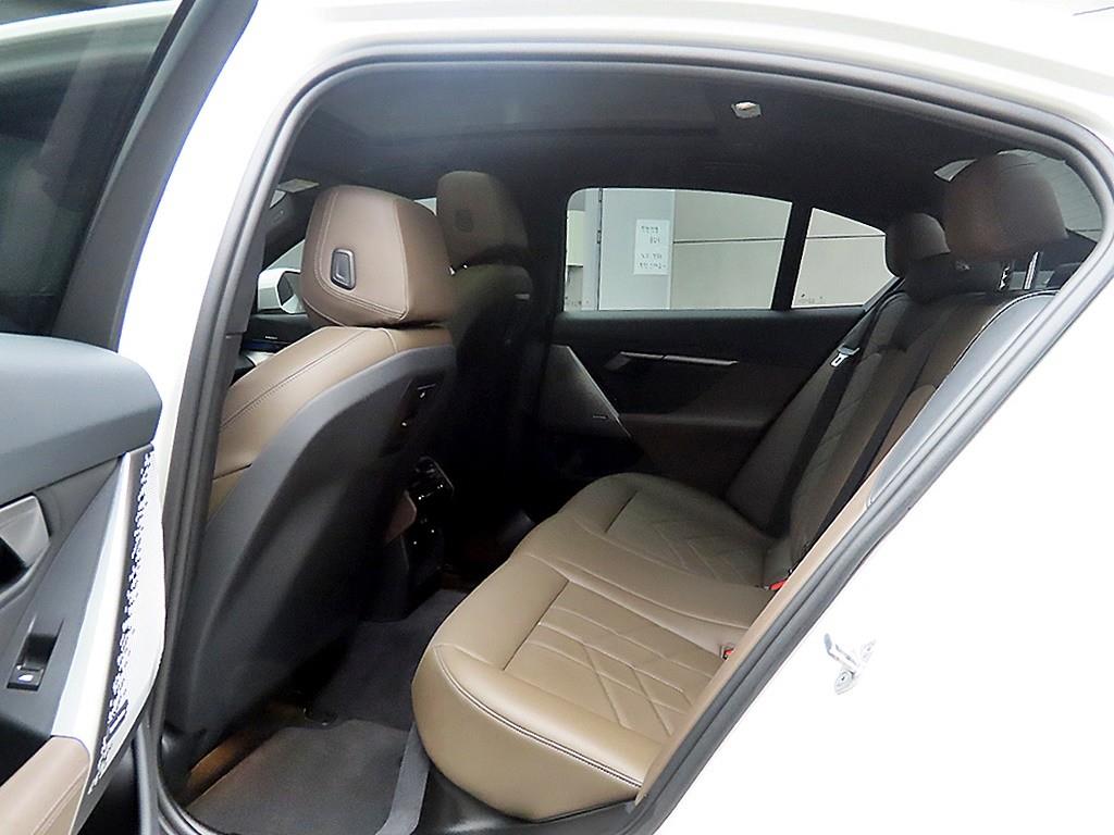 BMW 5 Series - Vista 6