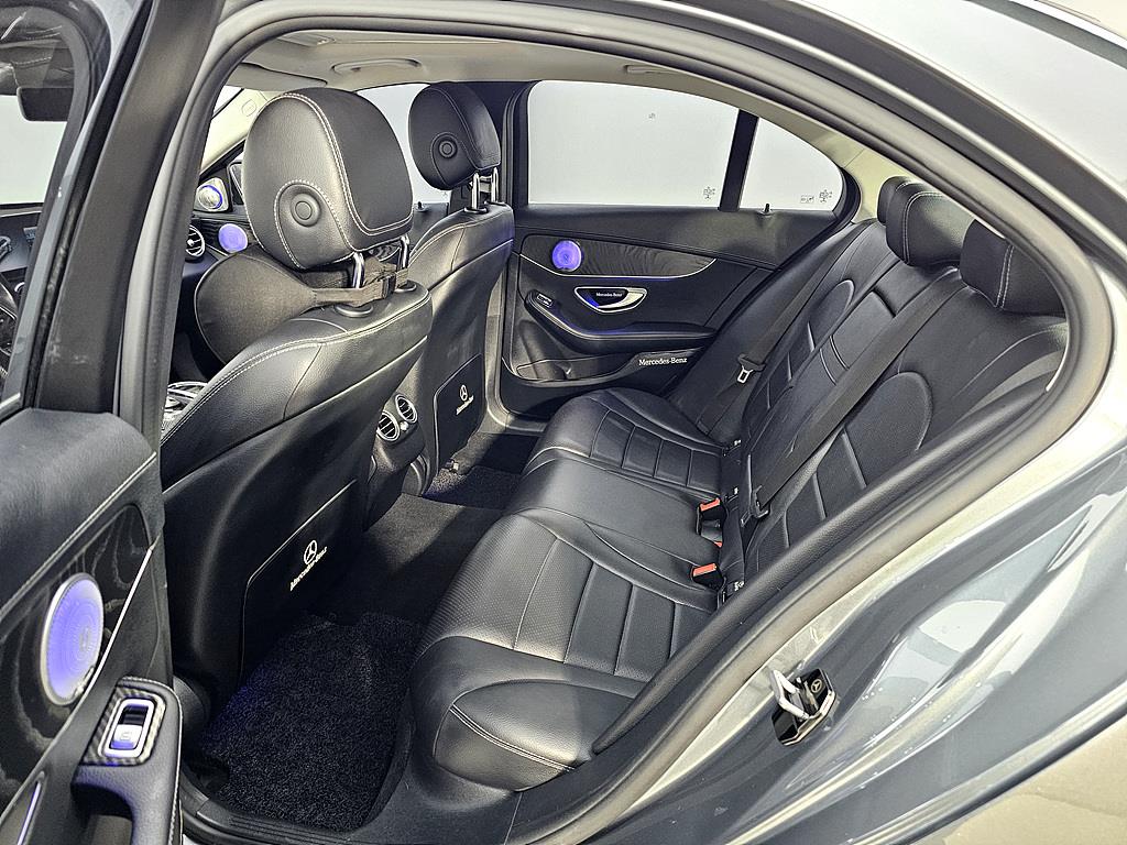 Mercedes Benz C Class - Vista 9