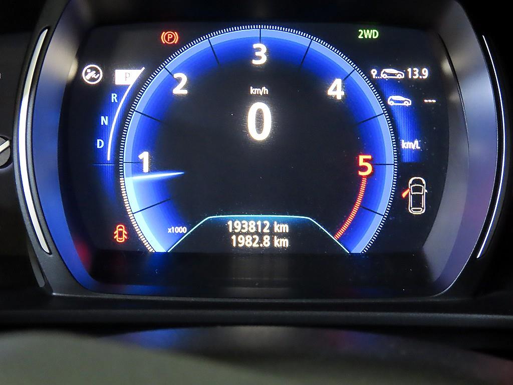 SAMSUNG QM6 - Vista 9