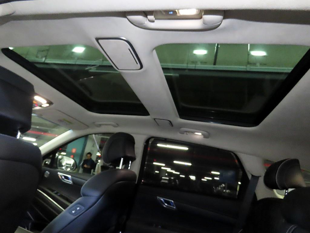 Genesis GV80 - Vista 7