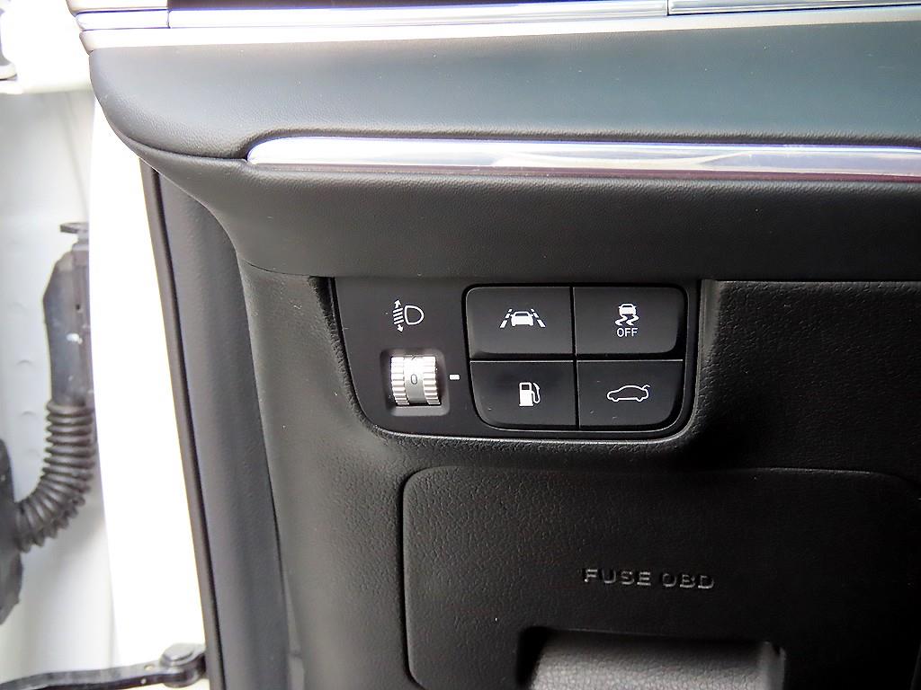 HYUNDAI Grandeur - Vista 12