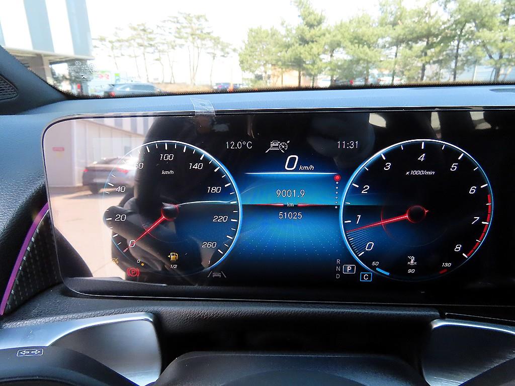 Mercedes Benz GLB Class - Vista 9