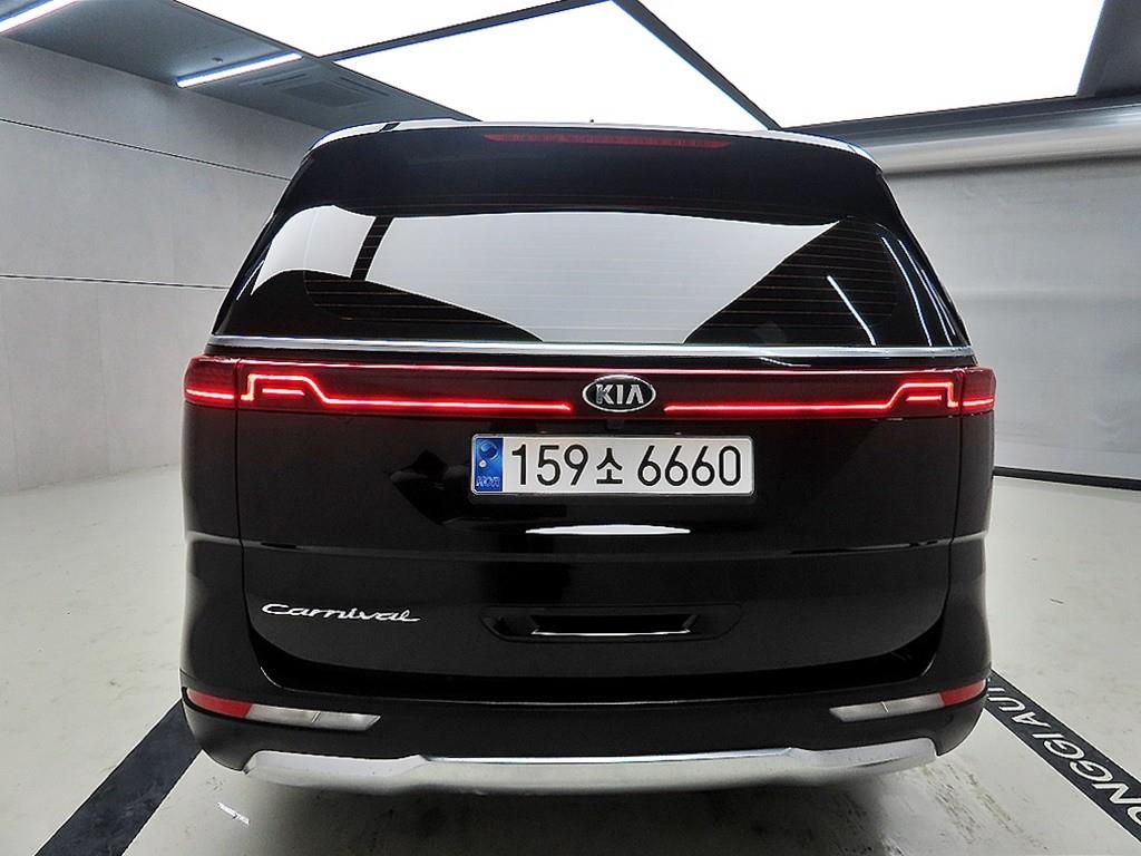 KIA Carnival - Vista 3