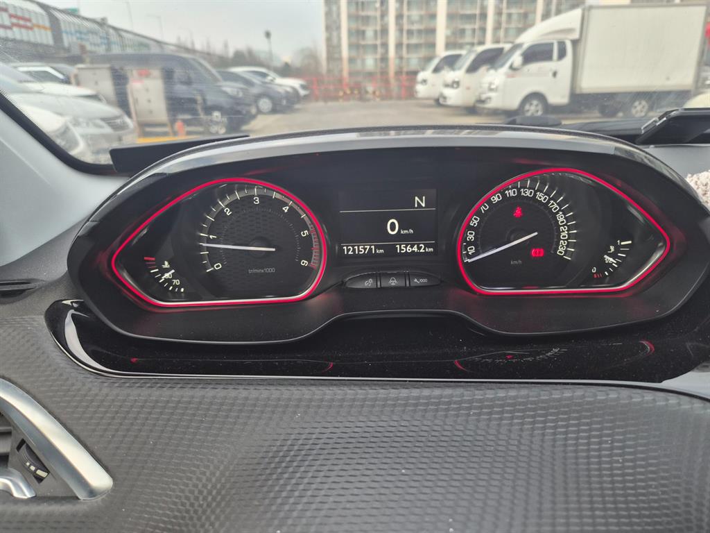 Peugeot 2008 - Vista 6