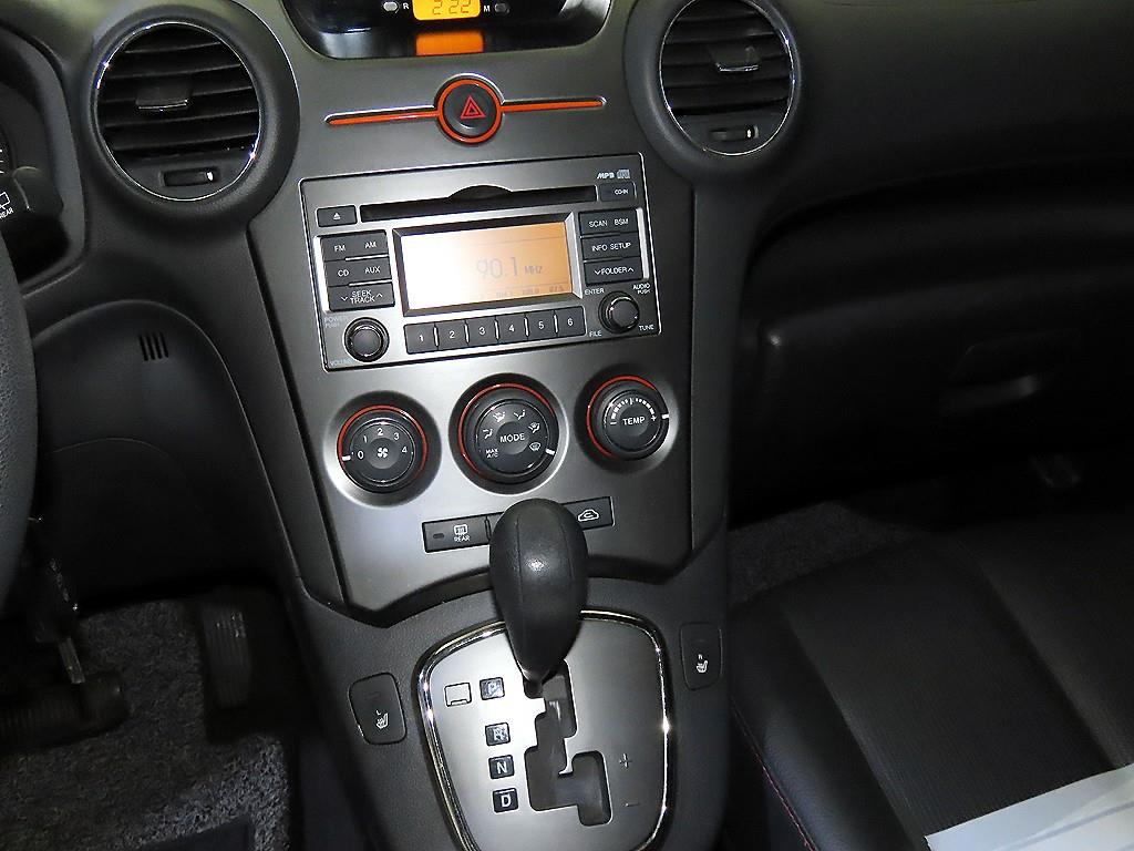 KIA Carens - Vista 11