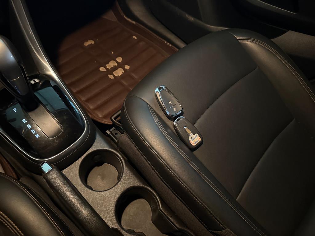 Chevrolet Trax 2021 Gris - Importación desde Corea - HF Imports Iquique - Foto 17