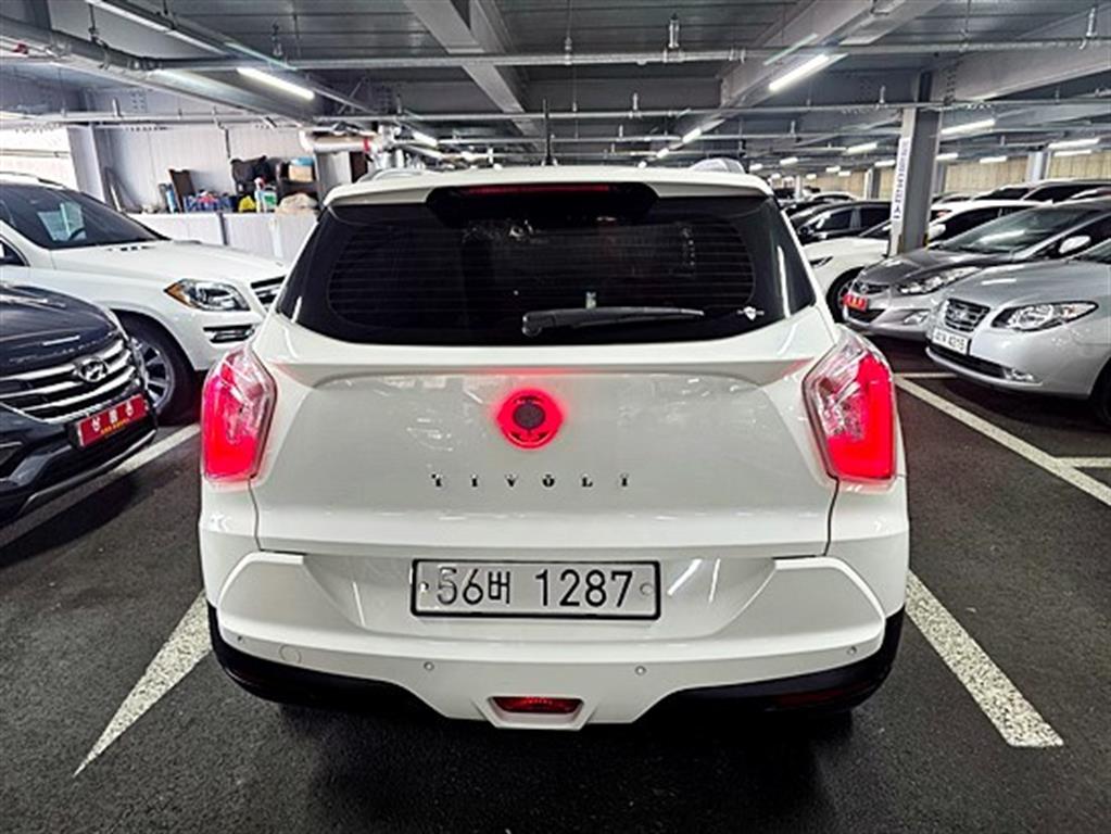 Ssangyong Tivoli - Vista 5