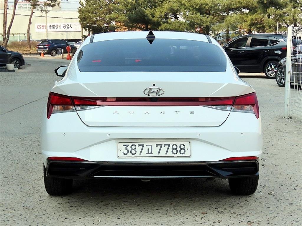 HYUNDAI Avante - Vista 4