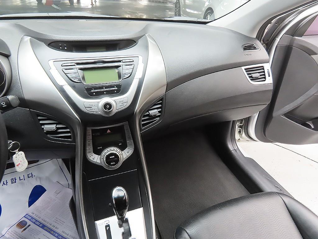 HYUNDAI Avante 2011 Gris - Importación desde Corea - HF Imports Iquique - Foto 7