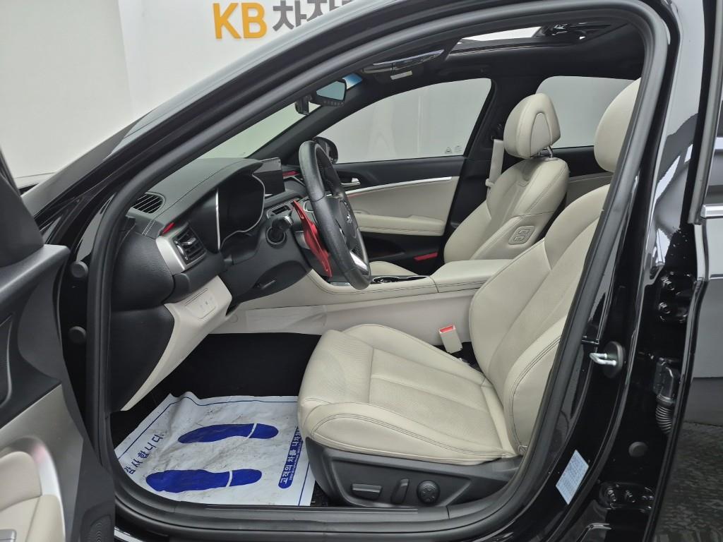 Genesis G70 - Vista 11