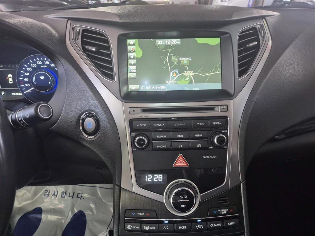 HYUNDAI Grandeur - Vista 11