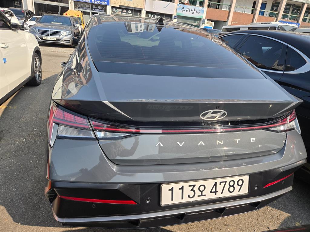 HYUNDAI Avante - Vista 3