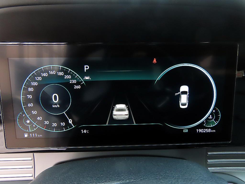 HYUNDAI Grandeur - Vista 9