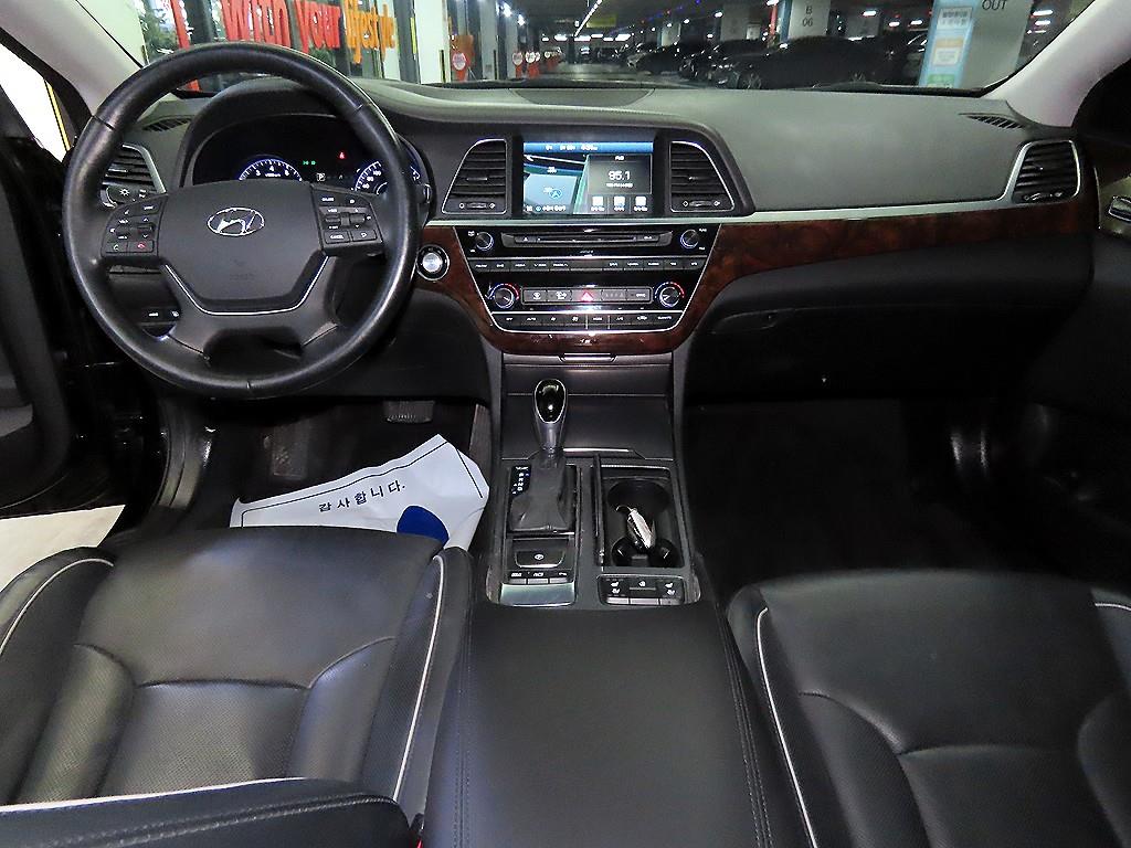 HYUNDAI Aslan - Vista 10