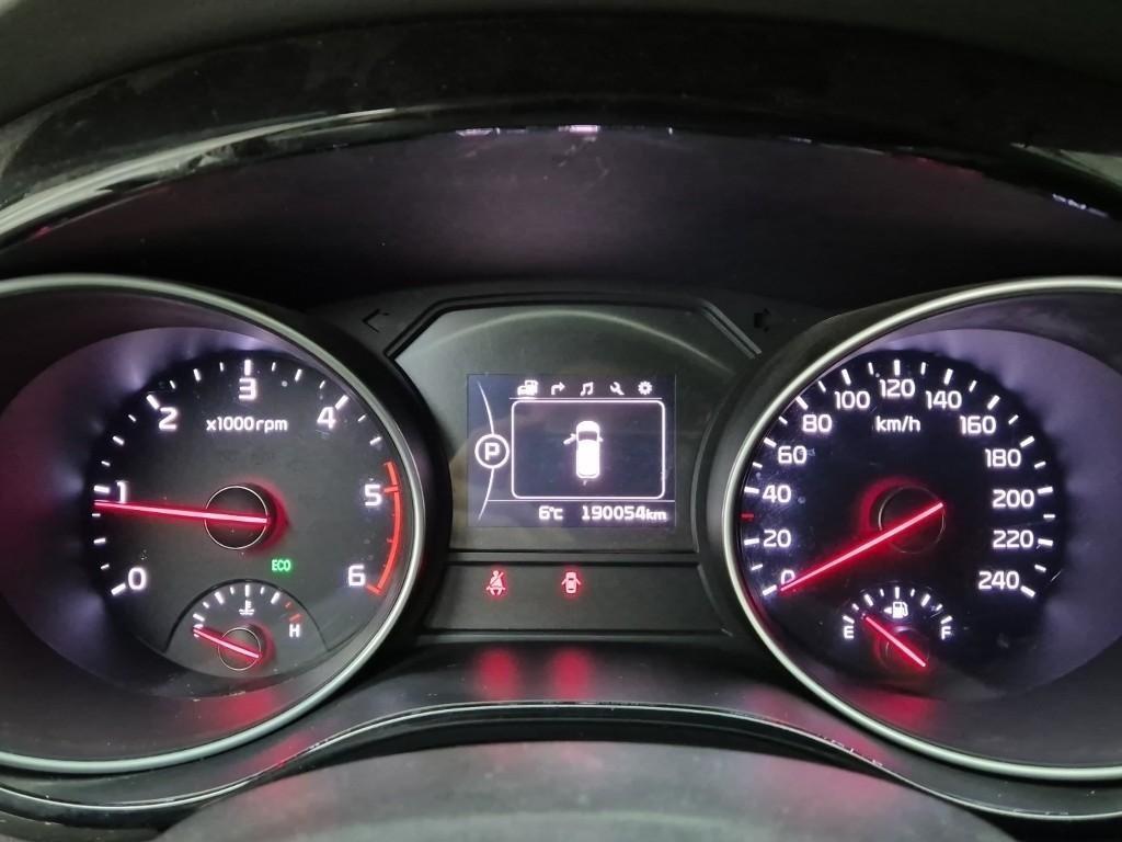 KIA Carnival - Vista 6