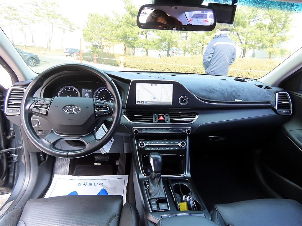 HYUNDAI Grandeur - Vista 7