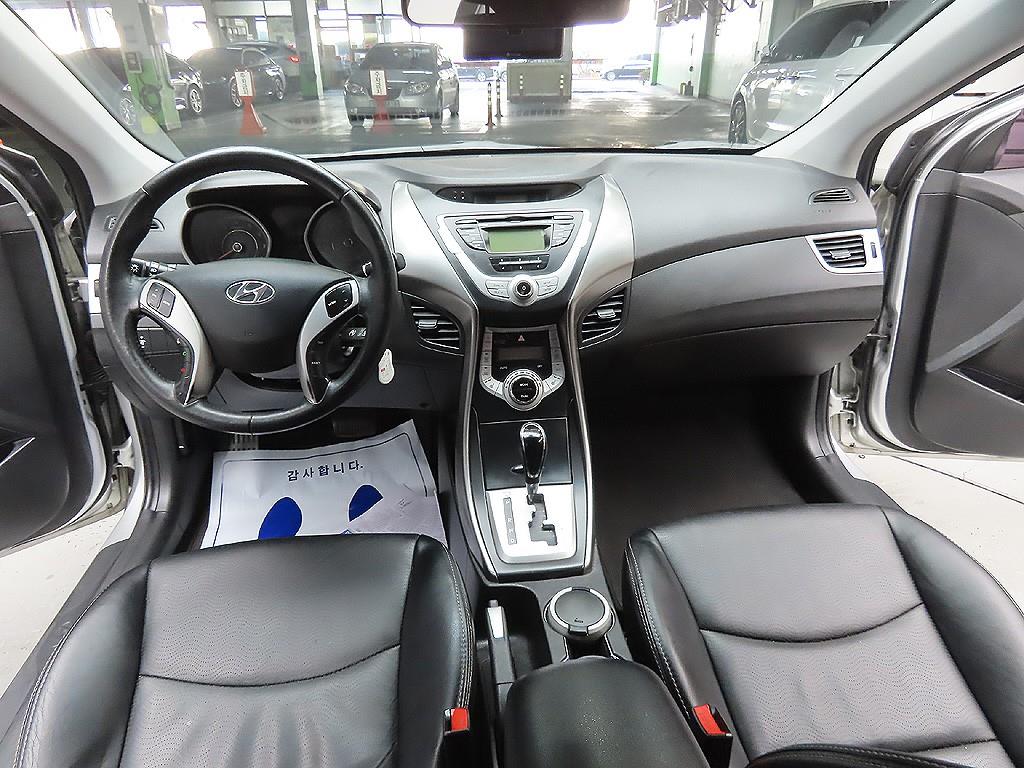 HYUNDAI Avante 2011 Gris - Importación desde Corea - HF Imports Iquique - Foto 12