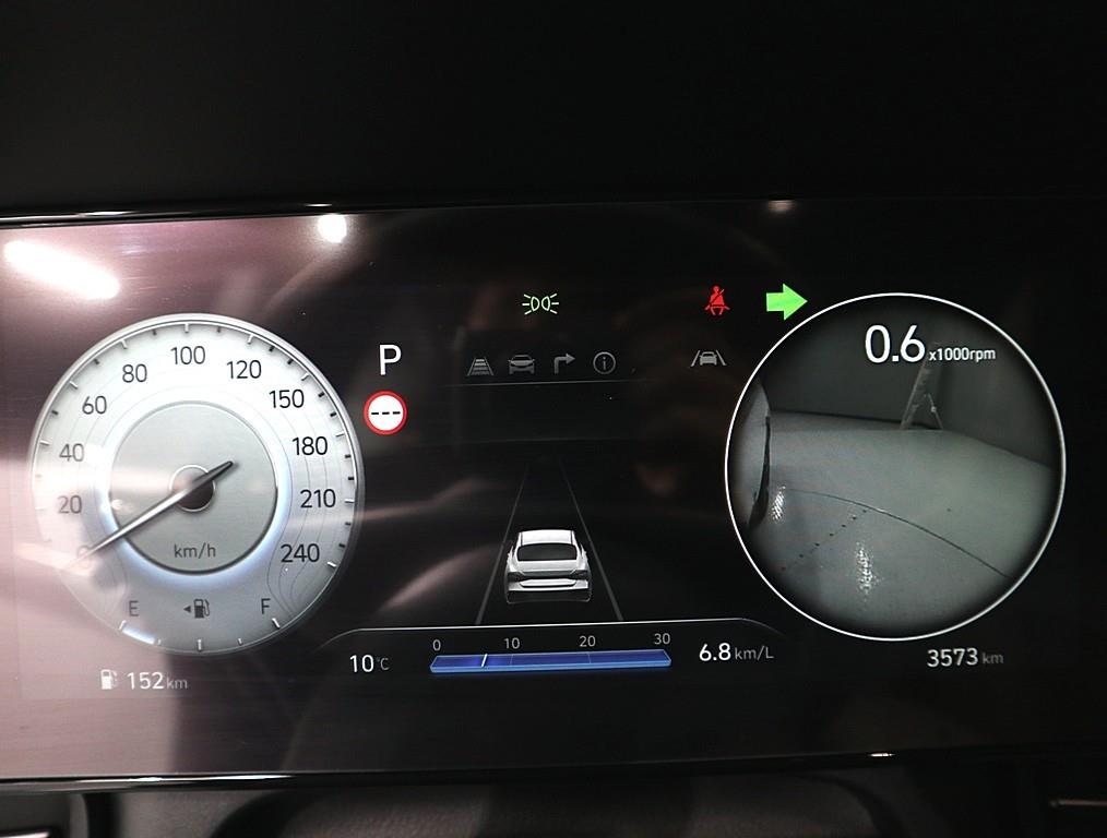 HYUNDAI Avante - Vista 7