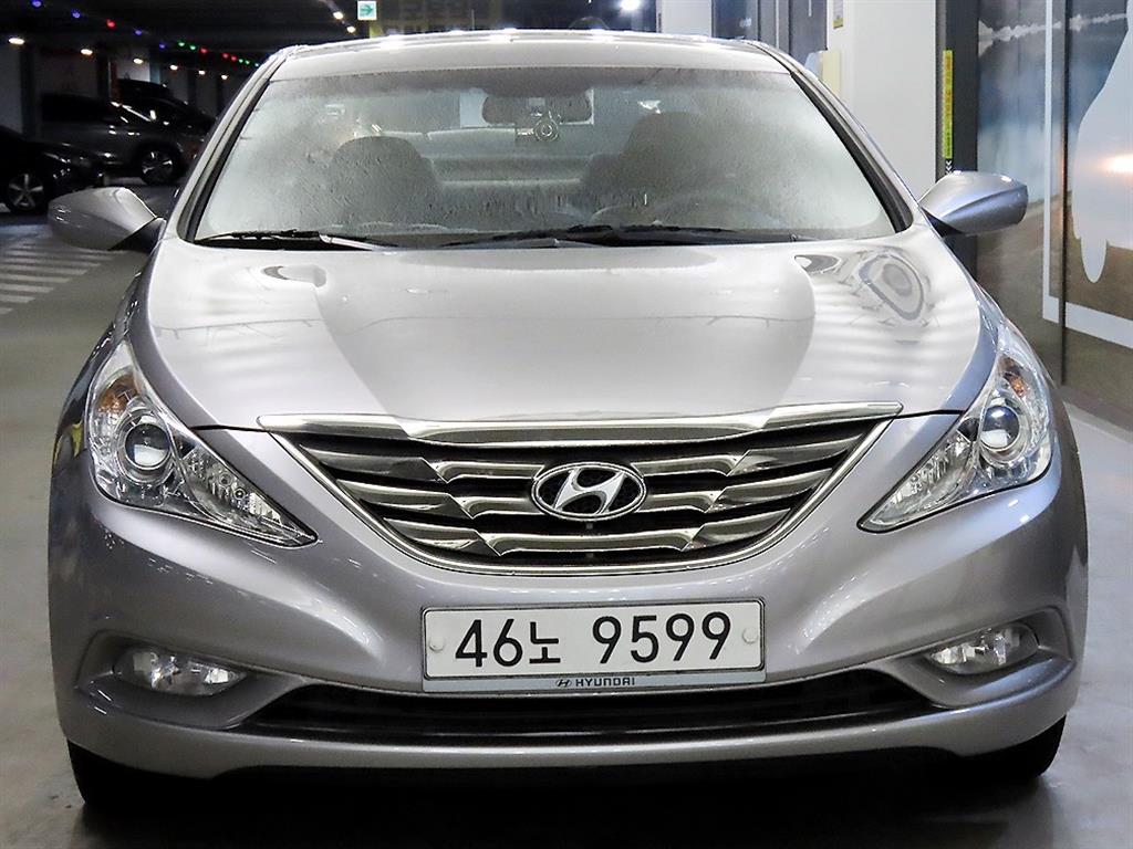 HYUNDAI Sonata - Vista 2