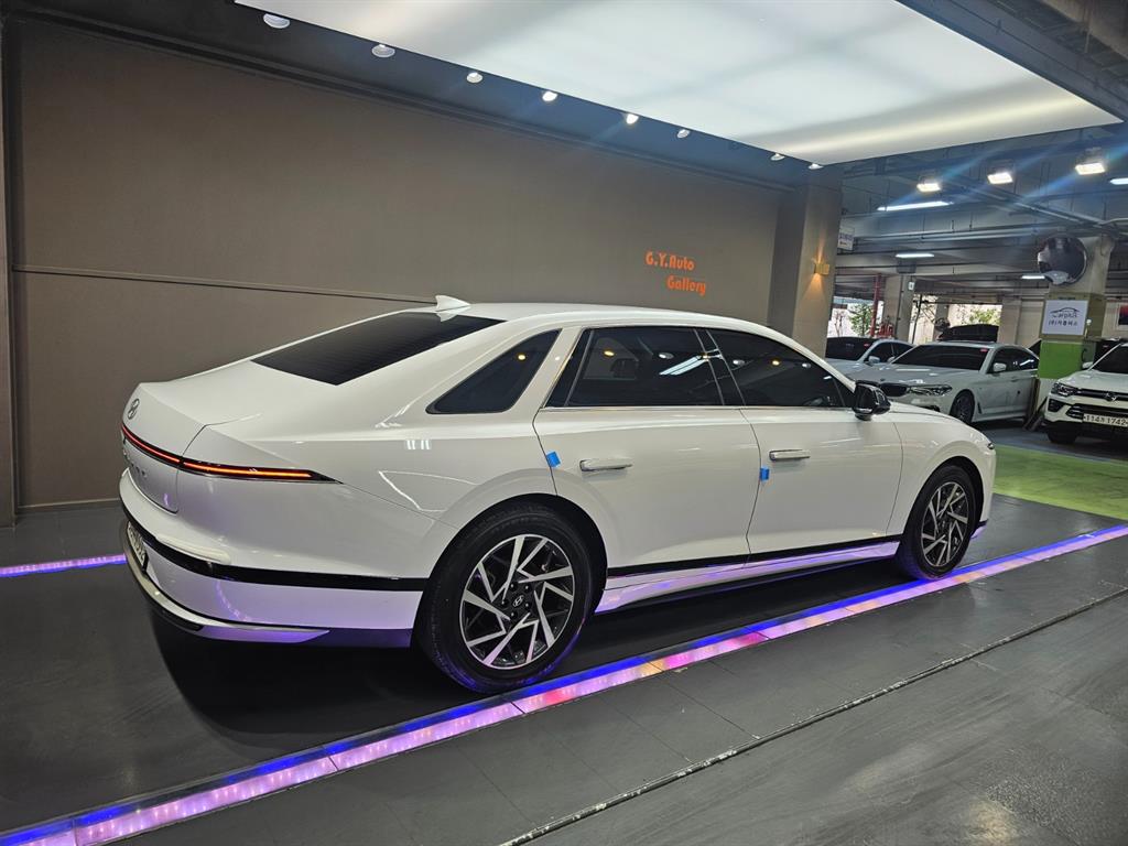 HYUNDAI Grandeur - Vista 12