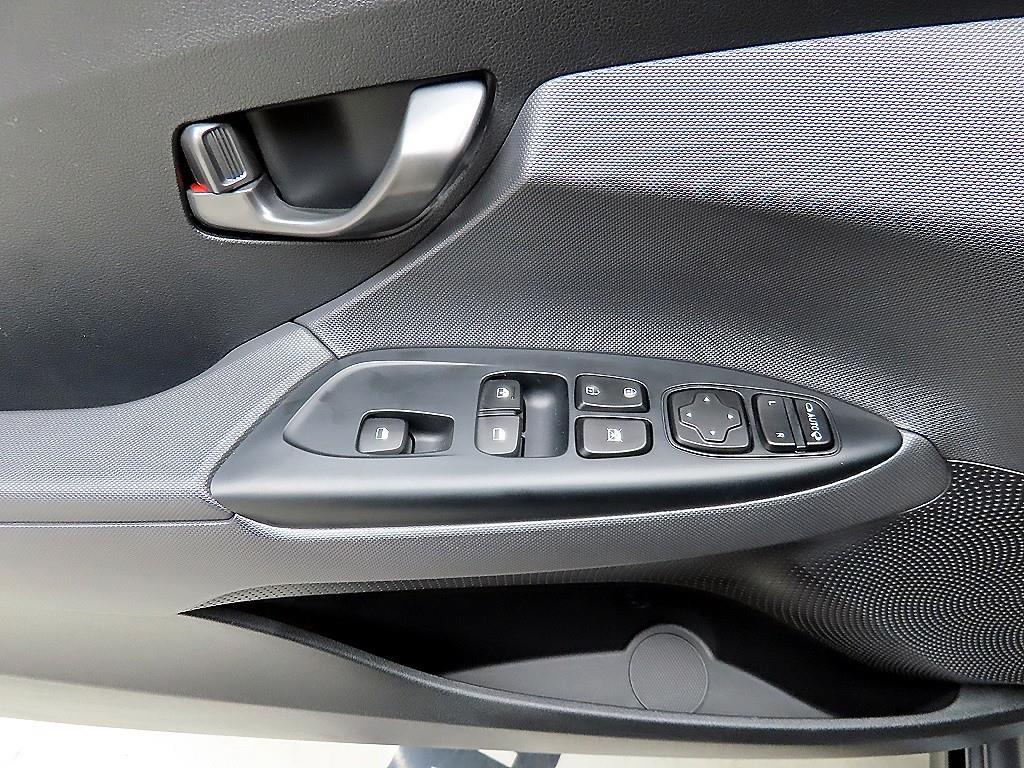 HYUNDAI Veloster - Vista 11