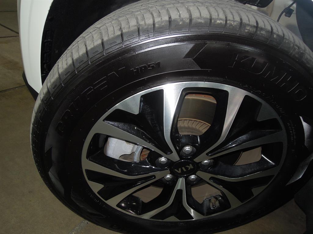 KIA Carnival - Vista 11