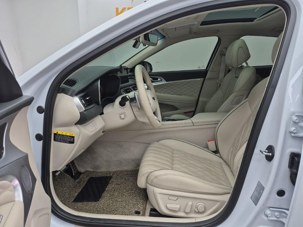 Genesis G70 - Vista 11