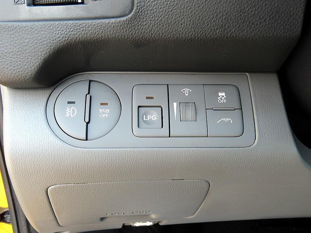 HYUNDAI Starex 2020 Amarillo - Importación desde Corea - HF Imports Iquique - Foto 13