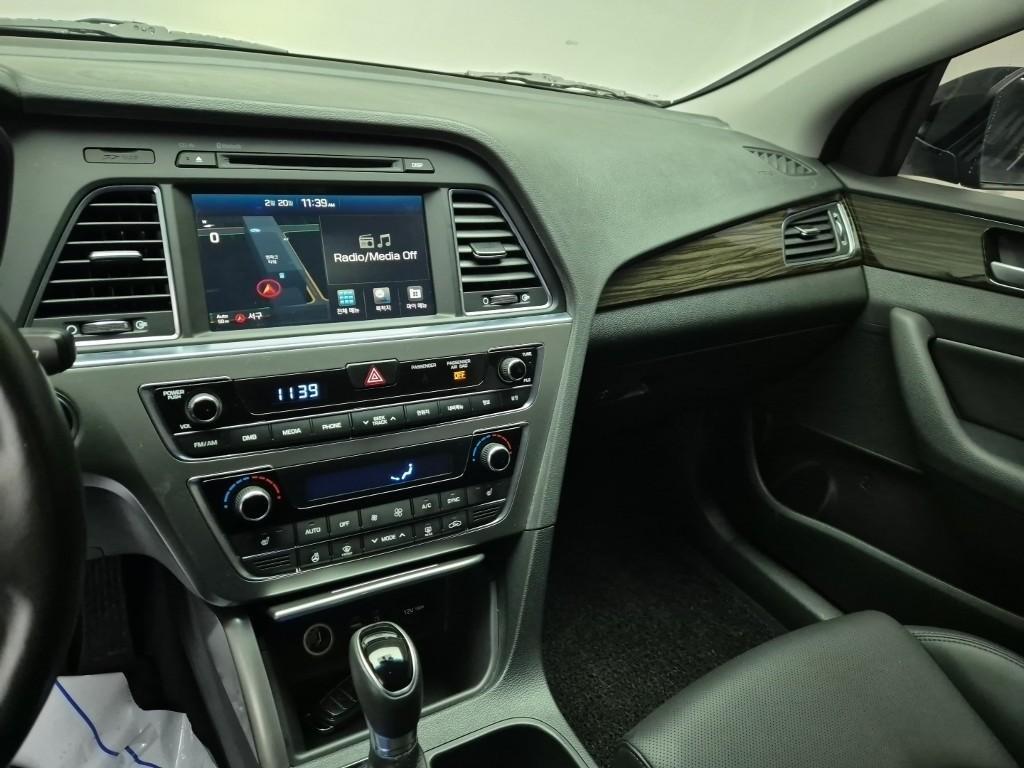 HYUNDAI Sonata - Vista 10