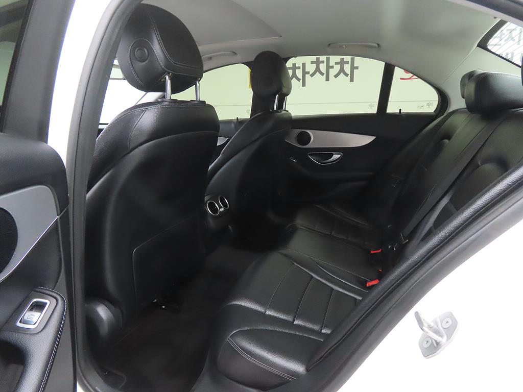 Mercedes Benz C Class - Vista 6