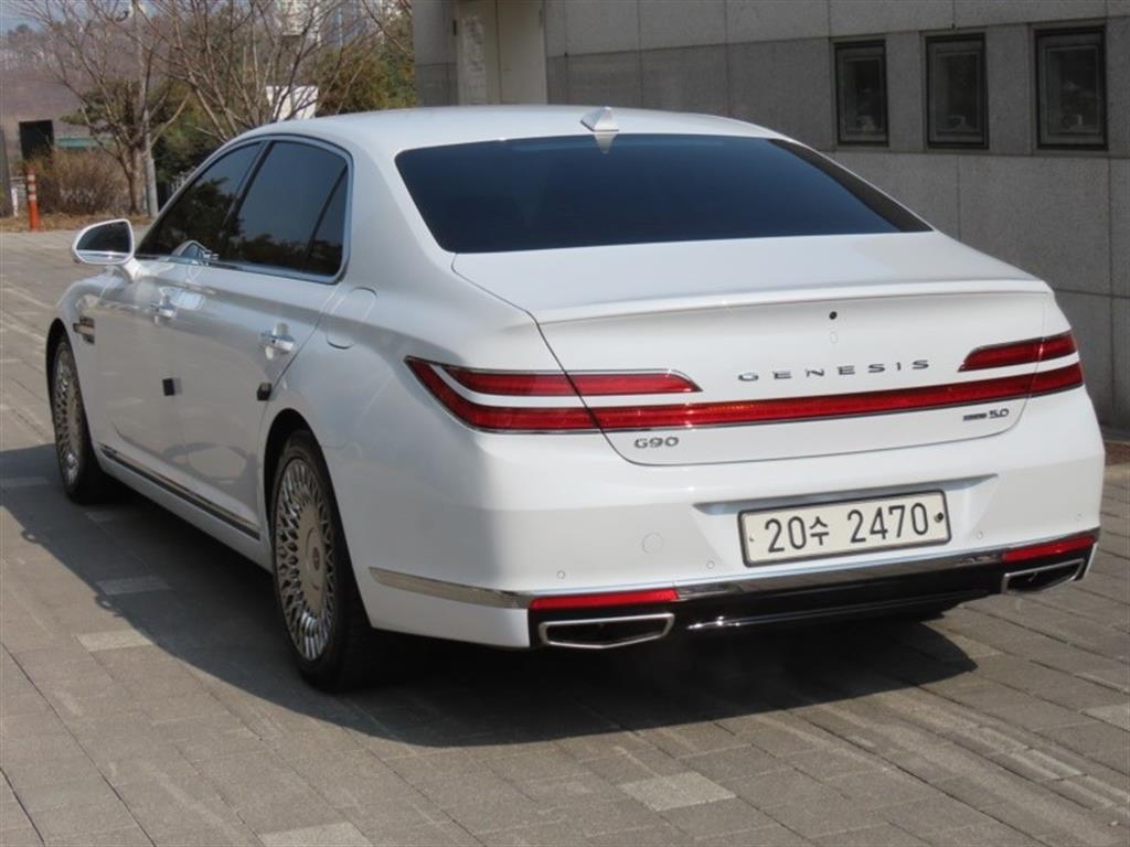 Genesis G90 - Vista 7