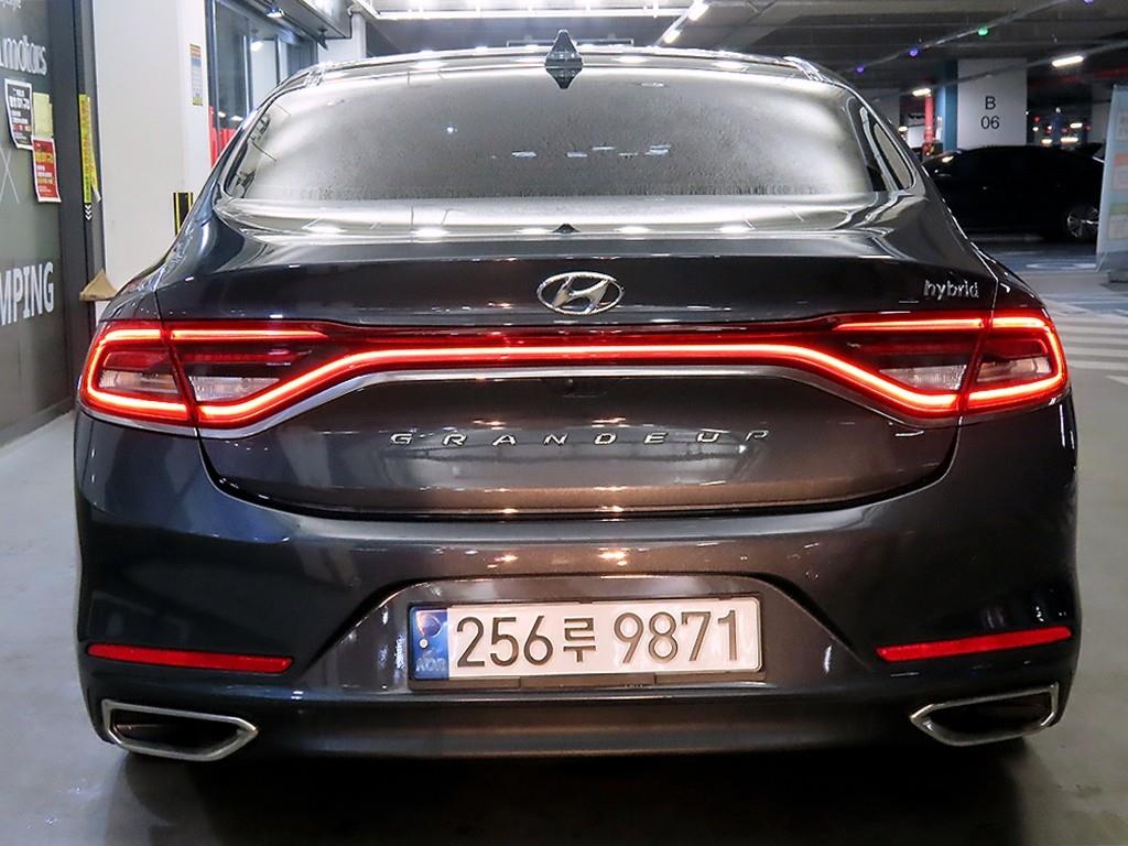 HYUNDAI Grandeur - Vista 5