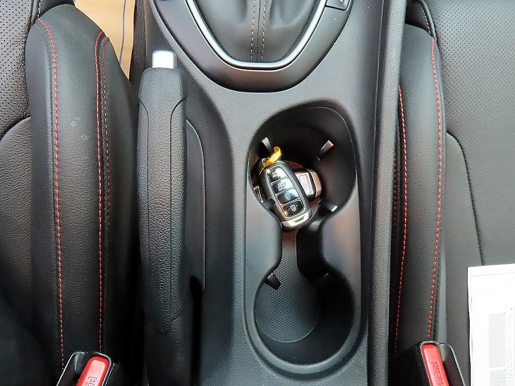 HYUNDAI Veloster 2019 Gris - Importación desde Corea - HF Imports Iquique - Foto 13