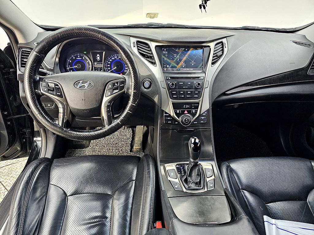 HYUNDAI Grandeur - Vista 5