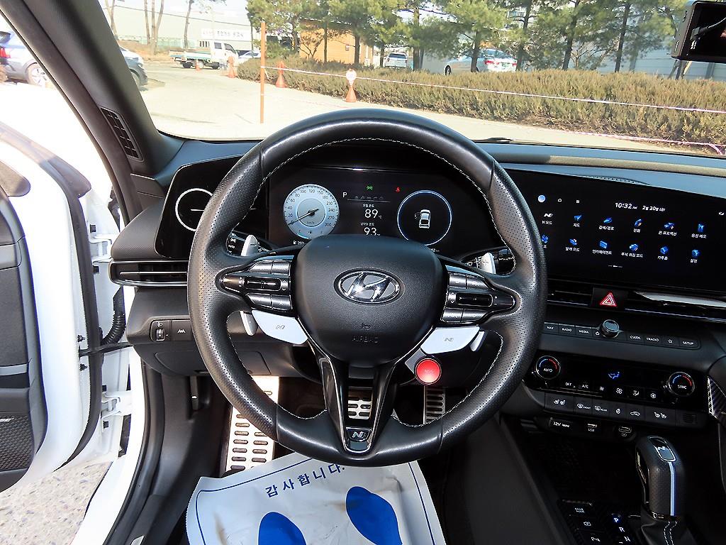 HYUNDAI Avante - Vista 8