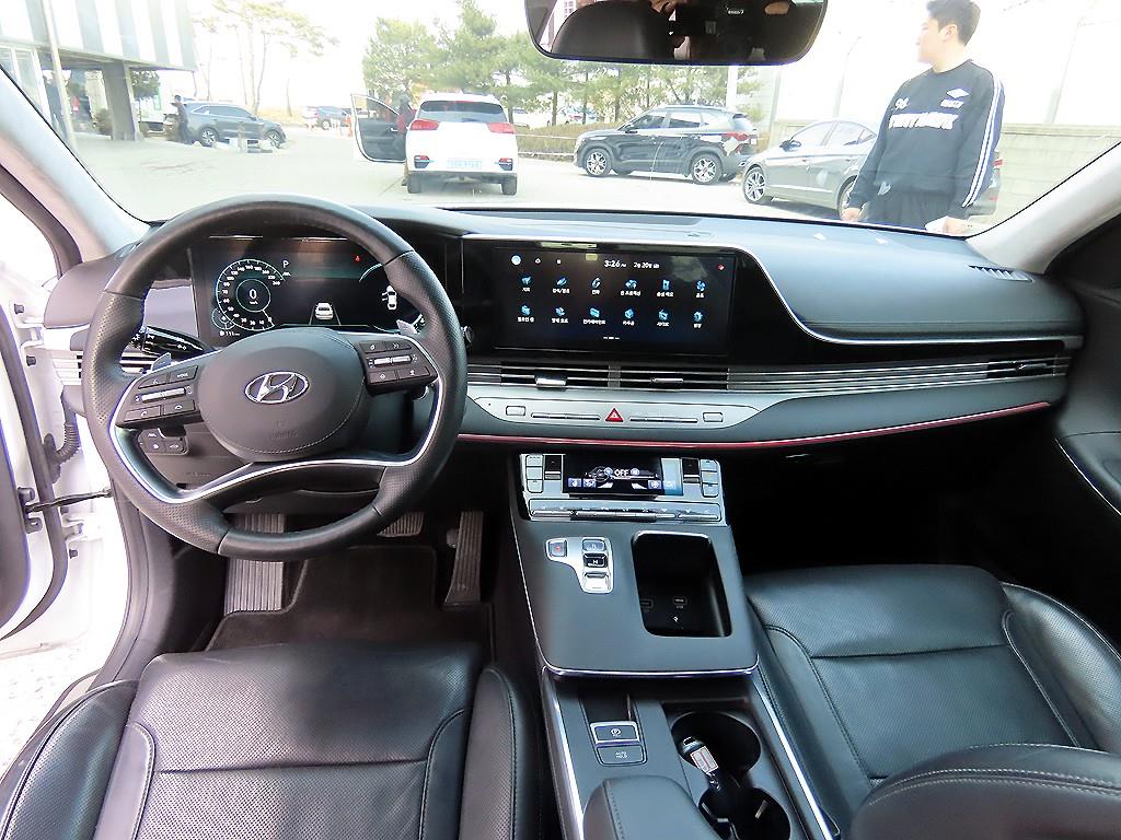 HYUNDAI Grandeur - Vista 7