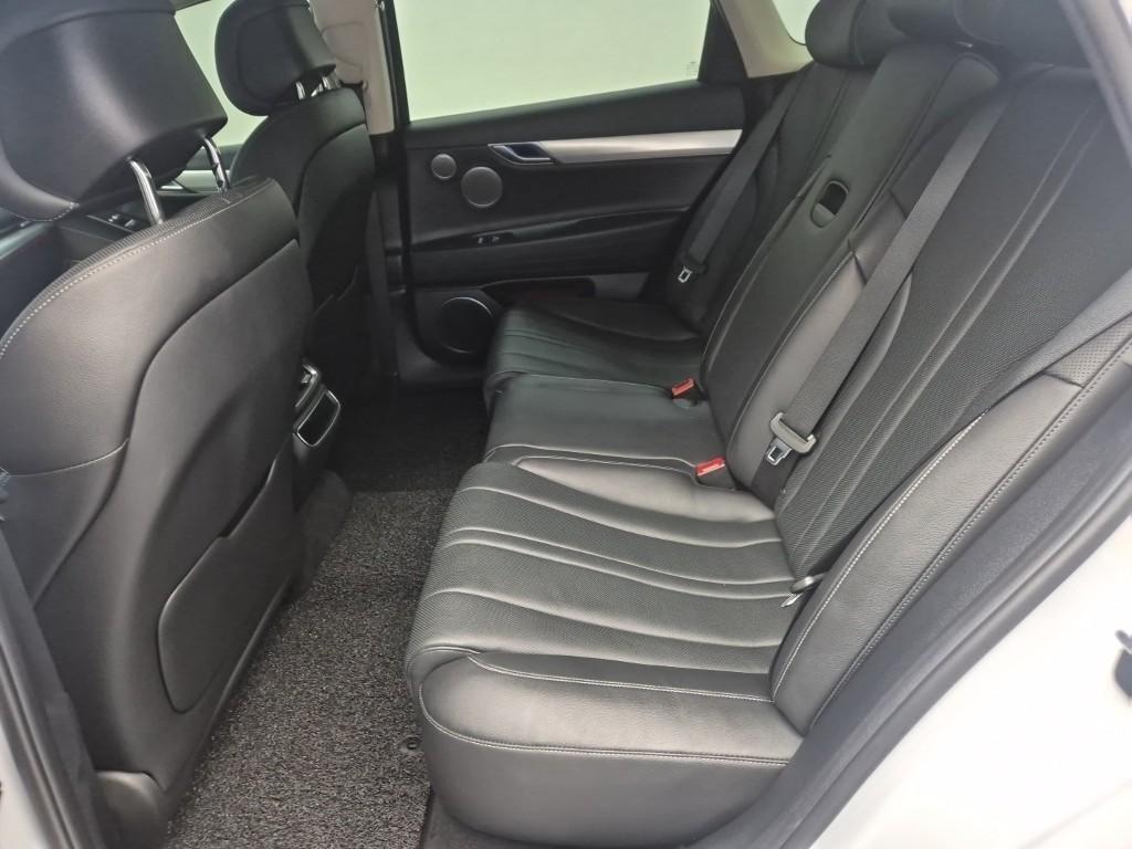 Genesis G80 - Vista 12